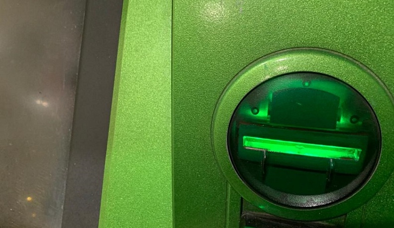 Калужане стали реже пользоваться наличкой