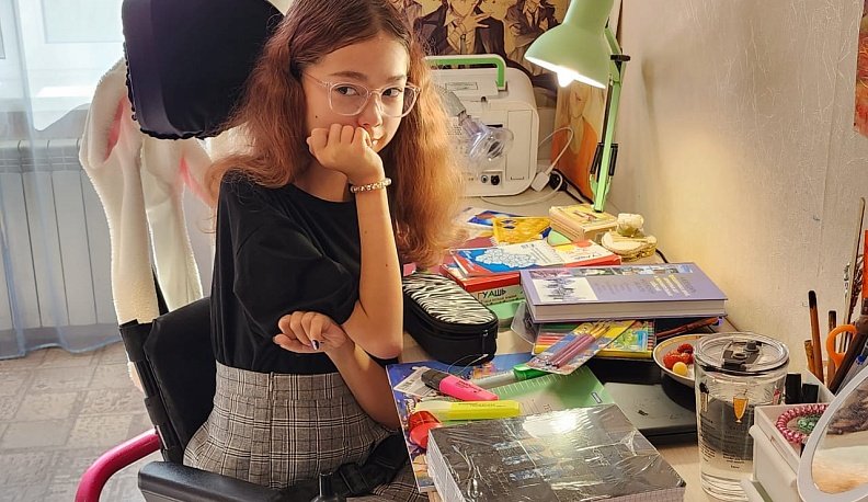 Геннадий Новосельцев помог воспитанницам центра «Лидер» подготовиться к началу учебного года