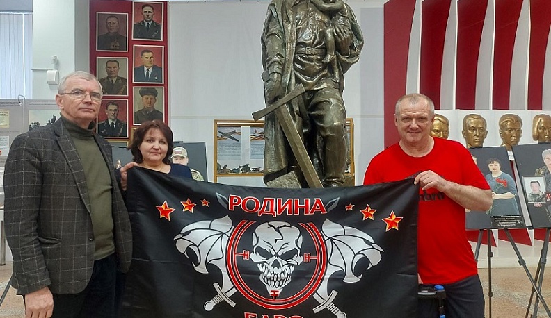 В людиновский Музей комсомольской славы передали на хранение флаг БАРСа