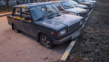 Благодаря инициативе калужанина с улицы убрали брошенный автомобиль