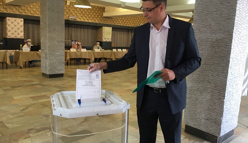 Александр Авдеев проголосовал по поправкам в Конституцию России