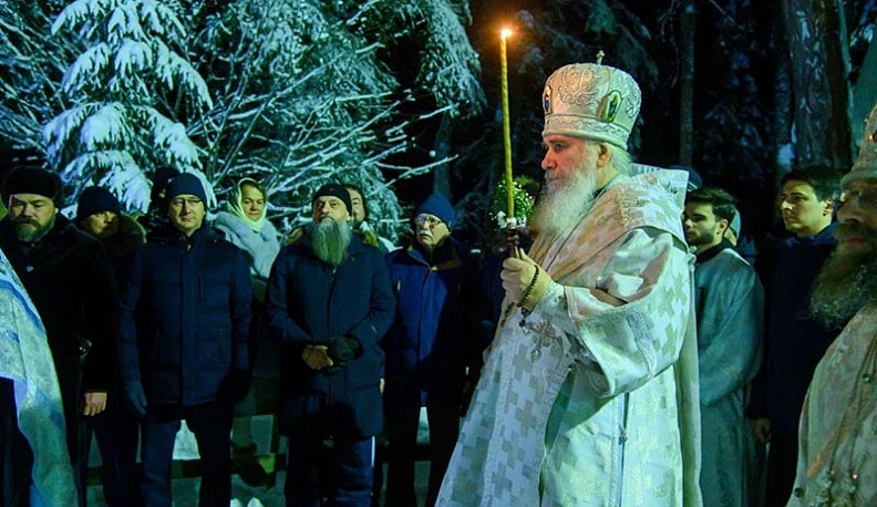 Владислав Шапша встретил Крещение на Святом источнике во Льва Толстого