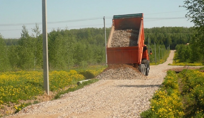 В Калуге начали отсыпать подъездные дороги к деревне Лихун