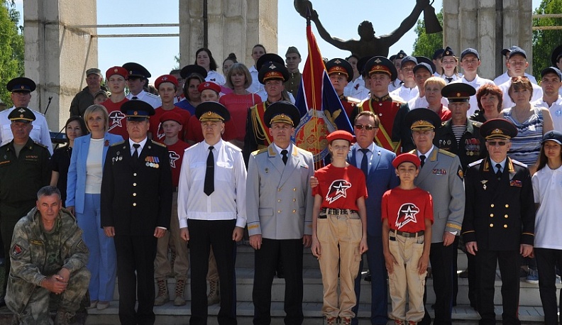 В Барсуках прошел торжественный митинге в память о павших бойцах отряда «Особые»