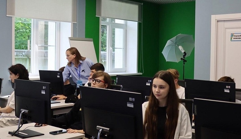 200 одаренных детей собрались на межрегиональную IT-смену в Калужской области