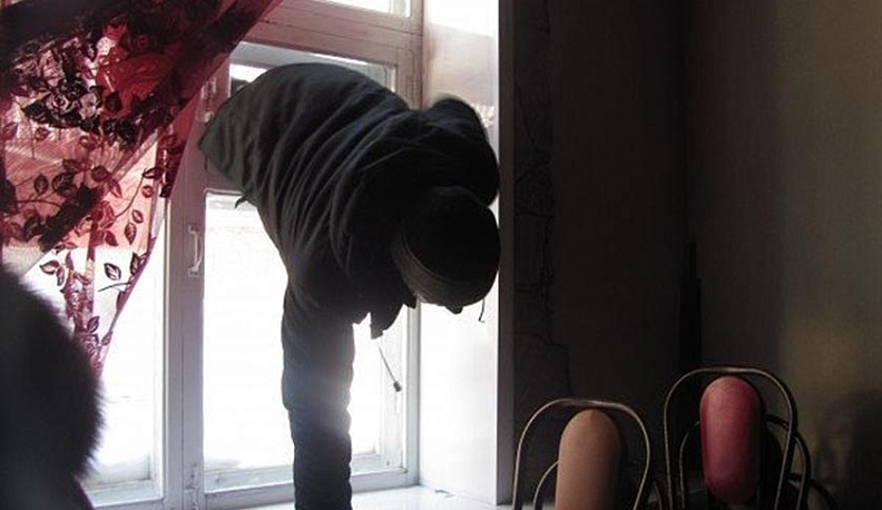 В Обнинске воришка влез в квартиру и заснул