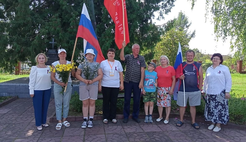 Ко Дню российского флага в Думиничском районе прошёл патриотический автопробег