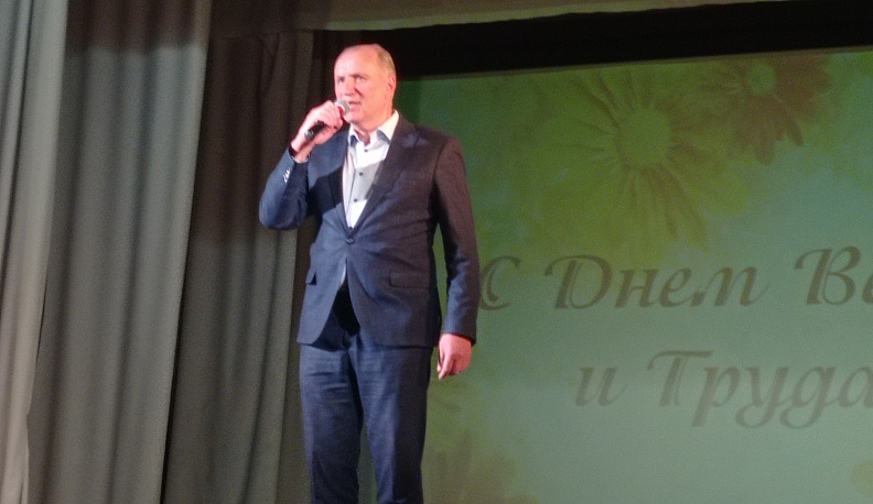 Больше сотни людиновцев получили награды за добросовестный труд