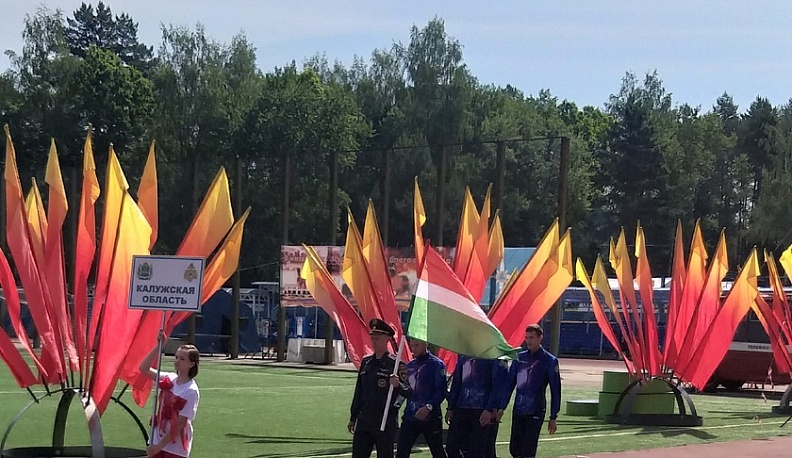 В Калуге стартовали межрегиональные соревнования по пожарно-спасательному спорту памяти Валерия Кишкурнo