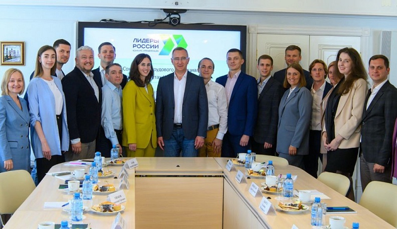 Владислав Шапша встретился с участниками конкурса «Трамплин 40»