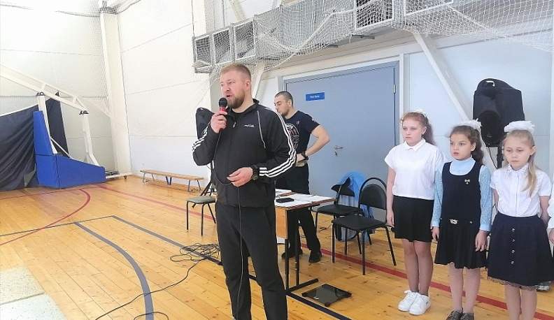 В Думиничах прошли соревнования по самбо, посвящённые годовщине освобождения посёлка от немецко-фашистских захватчиков