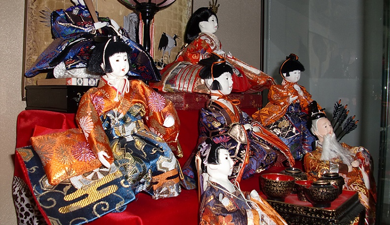 В Палатах Коробовых открылась выставка «Куклы народов мира» 