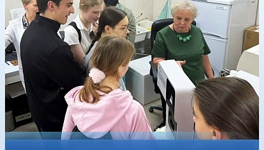 Калужские школьники примерили на себя роль врачей в ходе медицинских профтуров