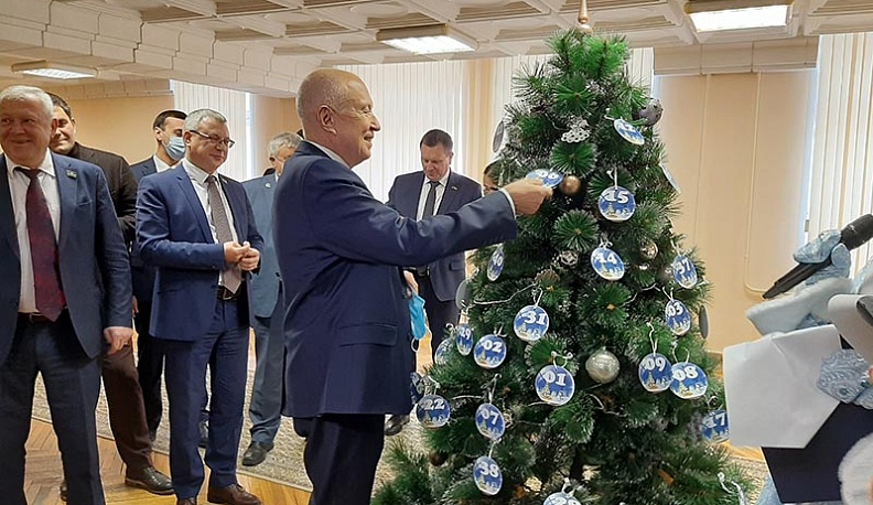 Депутаты регионального Законодательного Собрания исполнят желания юных калужан