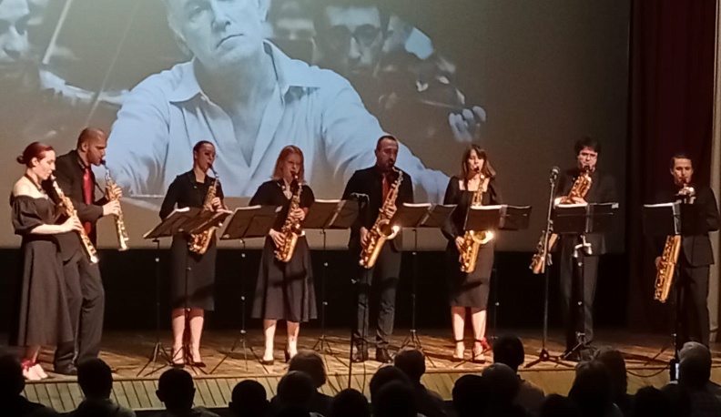В Тарусе прозвучали шедевры классики в исполнении девяти саксофонов