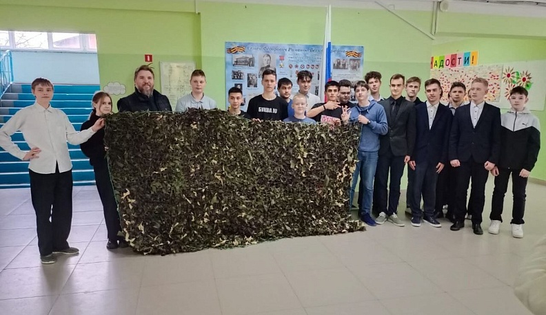 Прихожане храмов Жуковского района плетут маскировочные сети