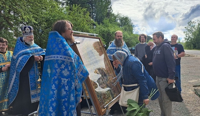 Главная святыня Калужской области прибыла в Тарусу