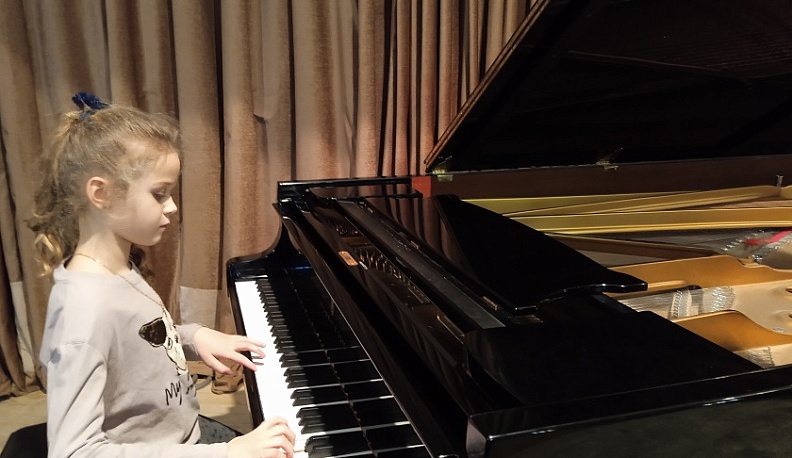 В Калуге прошел праздничный концерт, посвященный Международному женскому дню