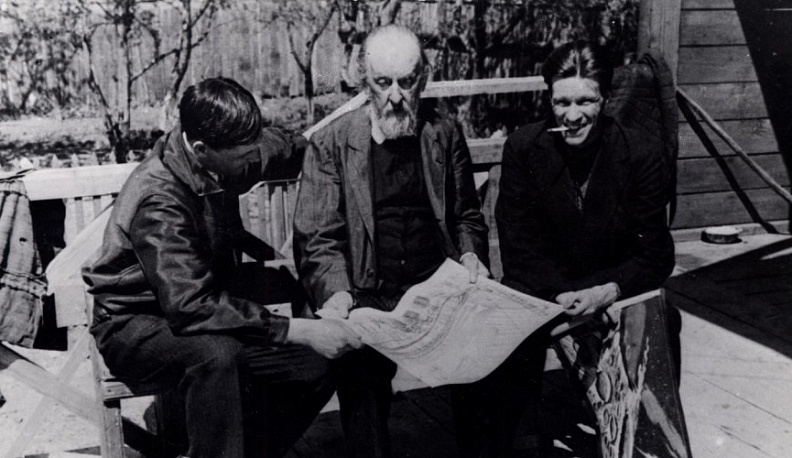 На Луну с Циолковским