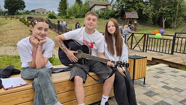 В Сухиничах молодёжный праздник устроили в овраге
