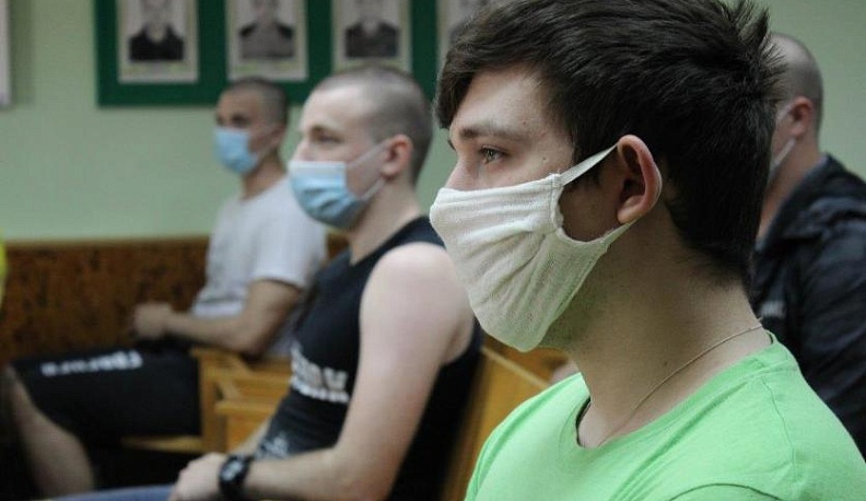 Дмитрий Денисов проводил калужских призывников на службу в президентский полк