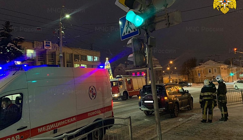 В центре Калуги внедорожник сбил нескольких пешеходов на переходе