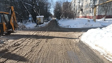 В Калуге устранили последствия прорыва трубы по просьбам жителей