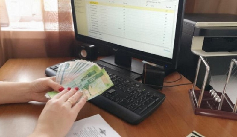 В Калужской области чиновница присвоила более 300 тысяч рублей 