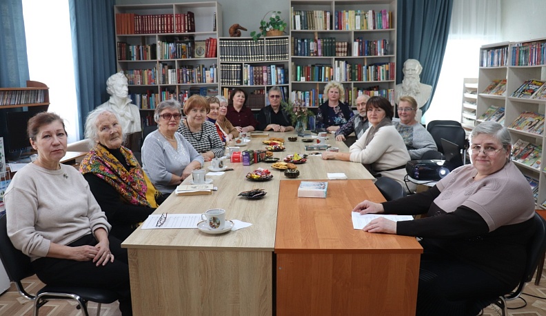 В Мещовской библиотеке открылись двери литературной гостиной