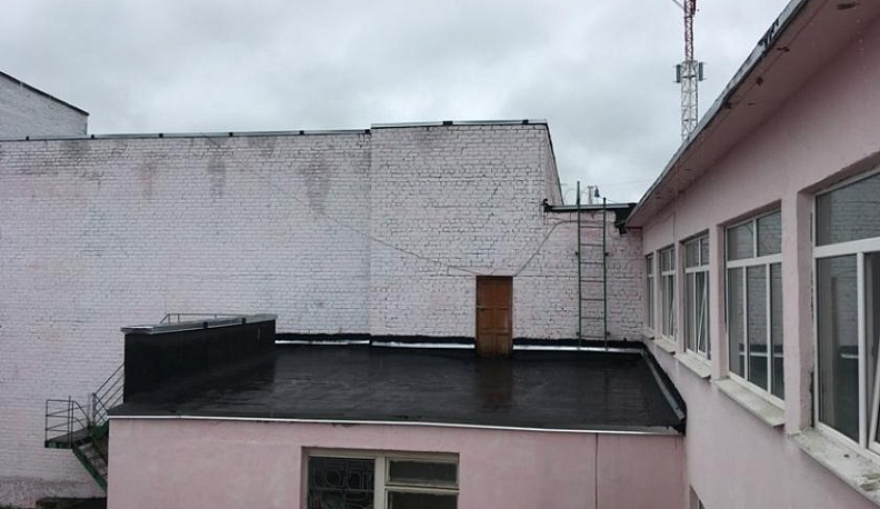 В Хвастовичах отремонтировали крышу Дома культуры