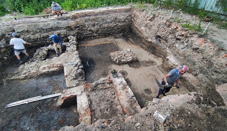 В Калуге приступили к работе археологи из Липецкой области