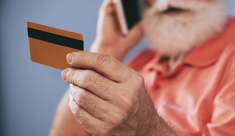 В Калуге мужчина потерял более 900 тысяч рублей из-за действий мошенников