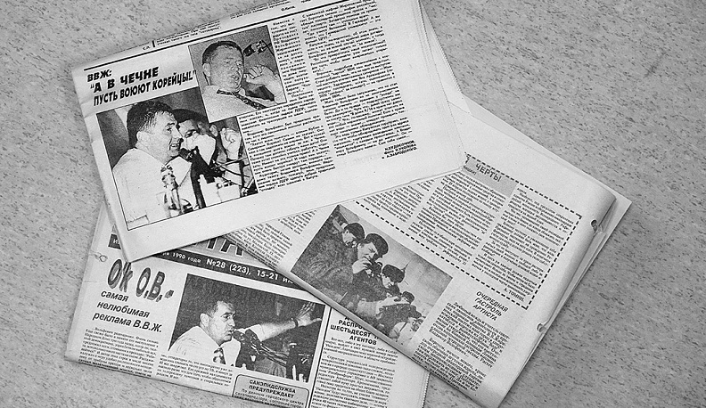 Первый официальный визит Жириновского в Калугу состоялся в июне 1992 года. В начале политической карьеры журналисты не принимали его всерьез, много иронизировали, однако всегда охотно освещали встречи Жириновского с калужанами, потому что крылатых фраз и