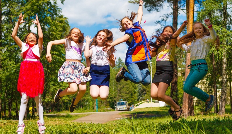 Владислав Шапша потребовал обеспечить безопасность детей в летних лагерях