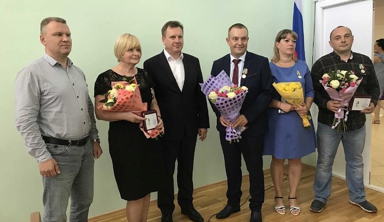 Боровским медикам вручили медали «За медицинскую доблесть»