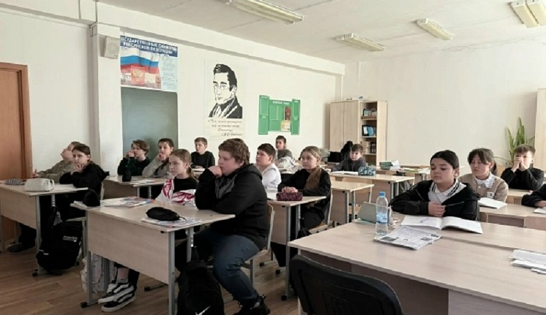 В калужской школе №18 отметили Международный день родного языка