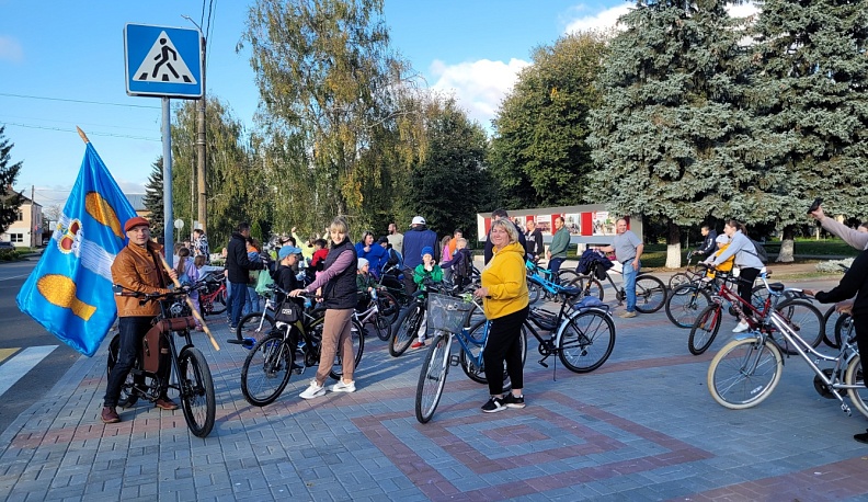 Перемышляне устроили веломарафон «Прощай, лето!»