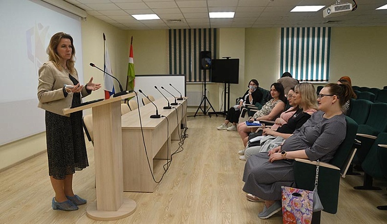 Ольга Коробова поздравила «Школу материнства» с четырехлетием