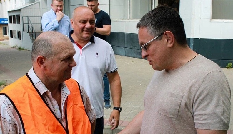Дмитрий Денисов проверил, как обслуживаются леерные ограждения в Калуге