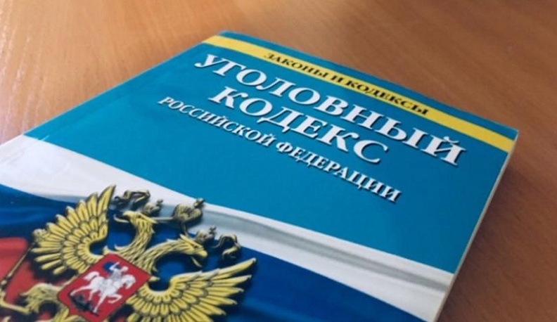 Житель Дзержинского района ранил ножом сожительницу отца 