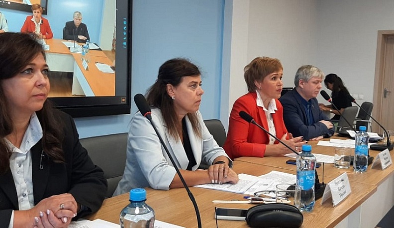 Более 200 калужских и тульских специалистов обменялись опытом профилактики правонарушений подростков