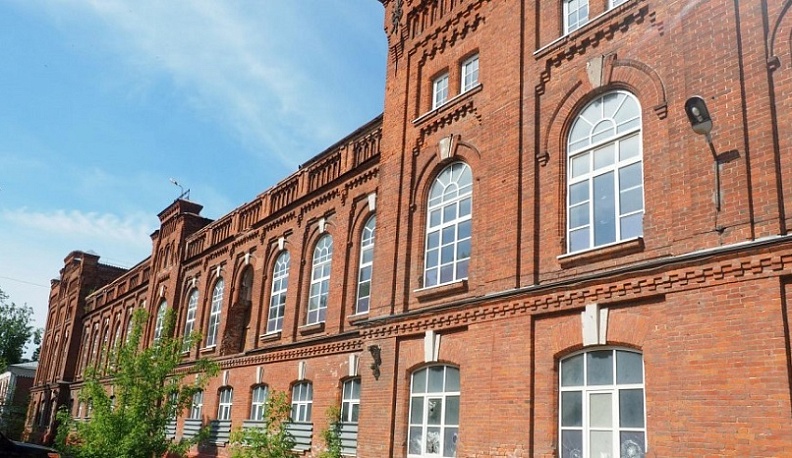 В Калуге на торги выставили главное здание бывшего завода «Кристалл»