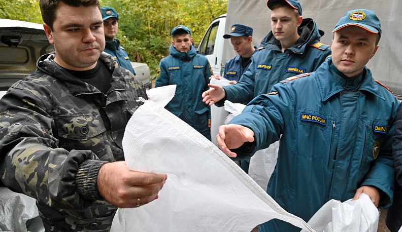 Участники акции «Зелёная Россия» очистили от мусора Комсомольскую рощу в Калуге