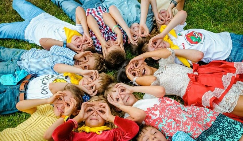 В Калужской области открылась запись в детские лагеря на лето 