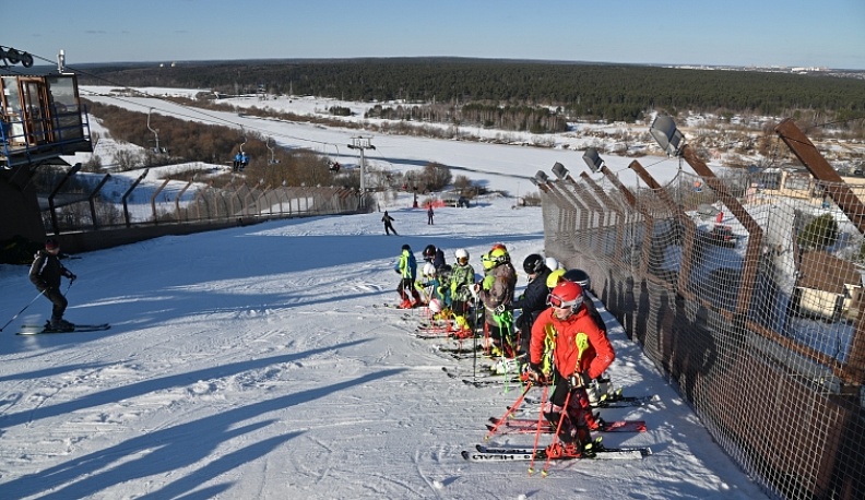 Александр Андриенко провел мастер-класс для юных калужских горнолыжников