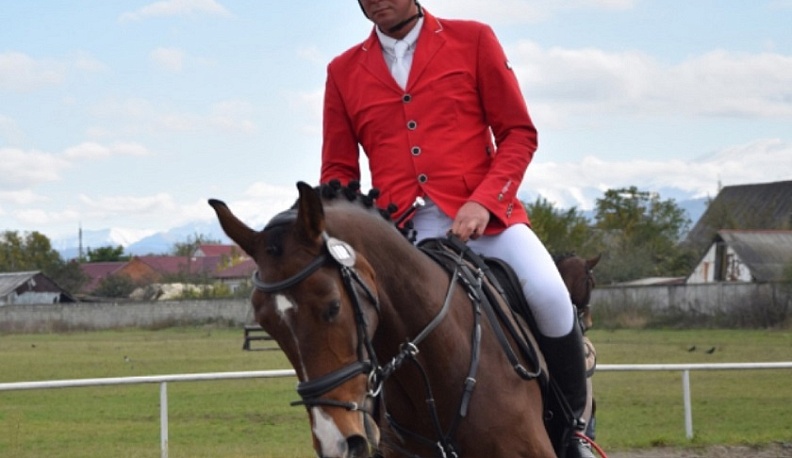 Калужанин одержал победу на Всероссийских соревнованиях по конному спорту