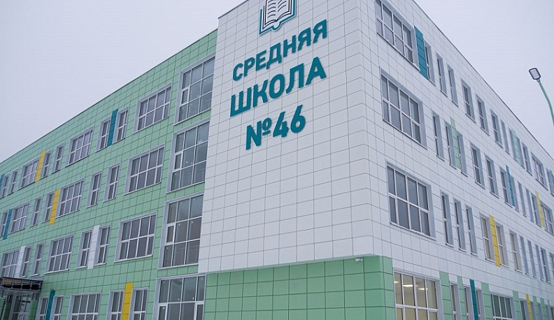 Дмитрий Денисов проконтролировал строительство новой школы на Кубяке