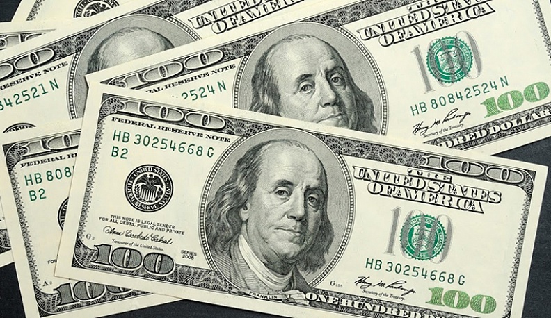 В Калужской области выловили три поддельных стодолларовых купюры