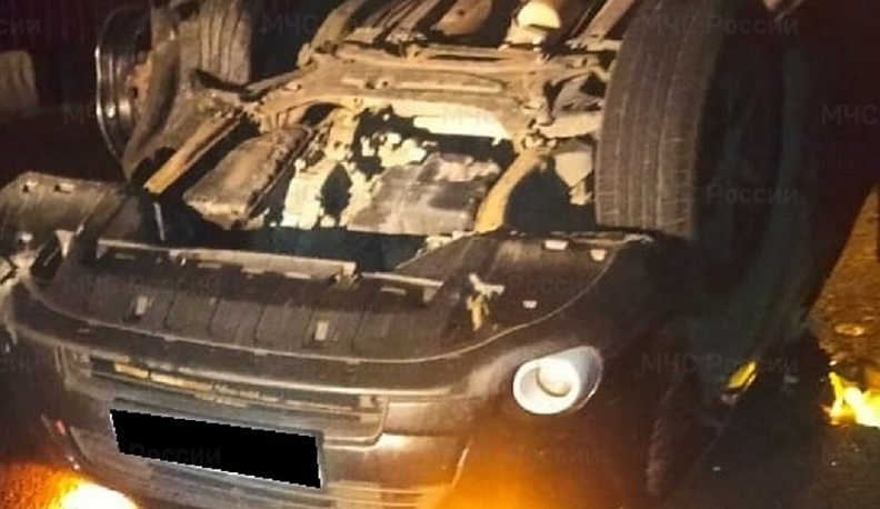 Ночью в Мосальском районе перевернулся автомобиль 