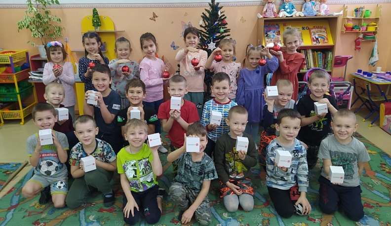 Новогодние подарки от Михаила Дмитрикова отправились в детские сады Калуги и области